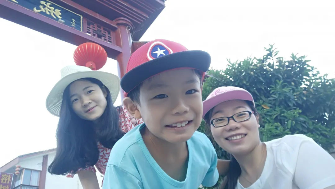 人物：龍艷--驚艷不了年華，那就去溫柔歲月